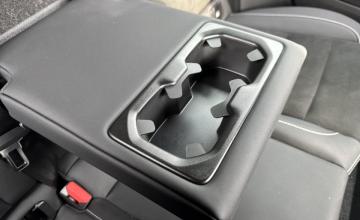 Volvo XC40 Crossover Facelifting 2.0 B4 197KM 2025 Plus Motyw: Dark, zdjęcie 11