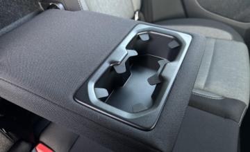 Volvo XC40 Crossover Facelifting 2.0 B4 197KM 2025 Plus Motyw: Dark, zdjęcie 11