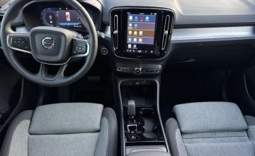 Volvo XC40 Crossover Facelifting 2.0 B4 197KM 2025 Plus Motyw: Dark, zdjęcie 14