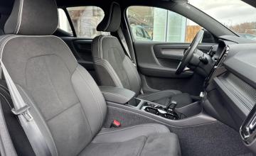 Volvo XC40 Crossover Facelifting 2.0 B4 197KM 2025 Plus Motyw: Dark, zdjęcie 15