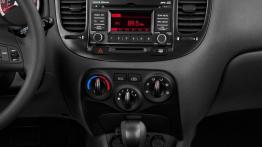 Kia Rio 2010 Hatchback - konsola środkowa