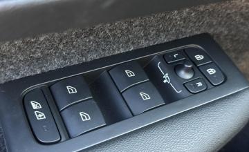 Volvo XC40 Crossover Facelifting 2.0 B3 163KM 2025 Plus Motyw: Dark, zdjęcie 17