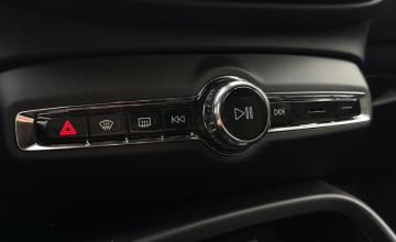 Volvo XC40 Crossover Facelifting 2.0 B4 197KM 2025 Plus Motyw: Dark, zdjęcie 19