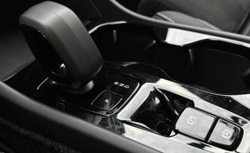 Volvo XC40 Crossover Facelifting 2.0 B4 197KM 2025 Plus Motyw: Dark, zdjęcie 20