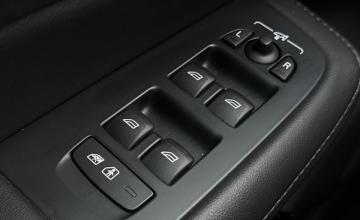 Volvo V60 II  Kombi Facelifting 2.0 B4 B 197KM 2025 Plus Motyw: Dark, zdjęcie 20