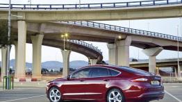 Ford Mondeo V Liftback - lewy bok