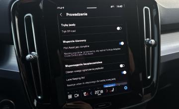 Volvo XC40 Crossover Facelifting 2.0 B4 197KM 2025 Plus Motyw: Dark, zdjęcie 26