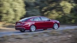 Ford Mondeo V Liftback - widok z tyłu