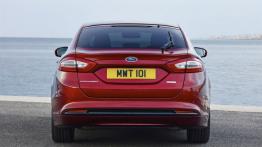 Ford Mondeo V Liftback - widok z tyłu