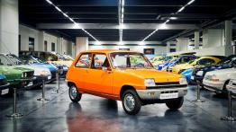 Od 120 lat Renault angażuje się w ułatwianie codziennego życia swoim klientom