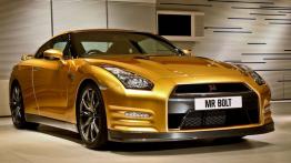 Nissan GT-R Bolt Gold Edition - widok z przodu