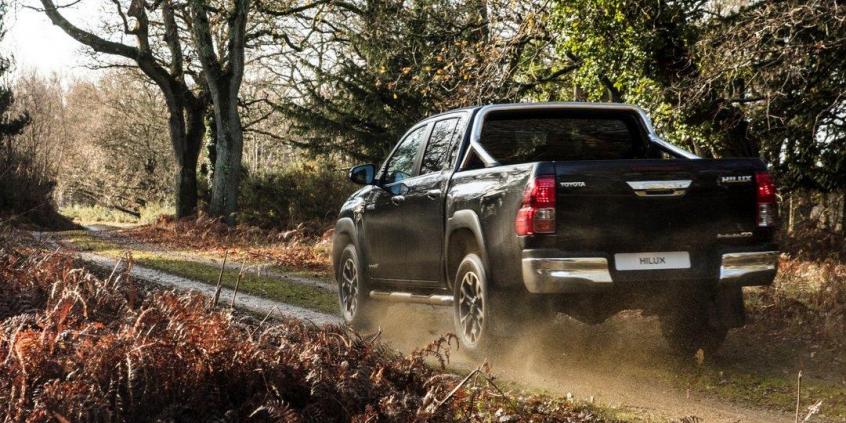 Toyota Hilux Invincible 50 Chrome Edition