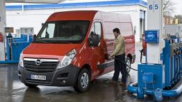 Opel Movano B Furgon - widok z przodu