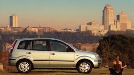 Ford Fusion - prawy bok