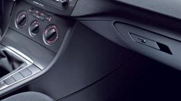 Volkswagen Passat Kombi Blue Motion - schowek przedni zamknięty