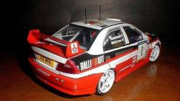 Groźny jak diabli, szybki jak błyskawica. Rajdowy potwór. Zwycięzca. - Mitsubishi Lancer Evolution