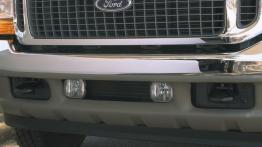 Ford Excursion - zderzak przedni