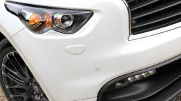 Infiniti FX Vettel Edition - przód - inne ujęcie