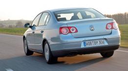 Volkswagen Passat Sedan Blue Motion - widok z tyłu