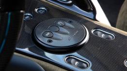 Lamborghini Reventon - tunel środkowy między fotelami