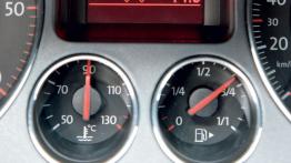 Volkswagen Passat Kombi Blue Motion - deska rozdzielcza