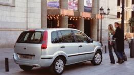 Ford Fusion - widok z tyłu