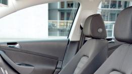 Volkswagen Passat Kombi Blue Motion - fotel pasażera, widok z przodu