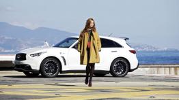 Infiniti FX Vettel Edition - lewy bok