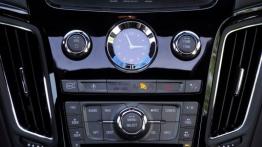 Cadillac CTS-V Sport Wagon - konsola środkowa