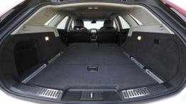 Cadillac CTS-V Sport Wagon - tylna kanapa złożona, widok z bagażnika