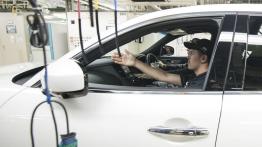 Infiniti FX Vettel Edition - taśma produkcyjna