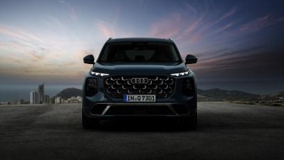 Nowe Audi Q7 z dieslem V6 i kosmicznymi światłami debiutuje na rynku. BMW i Mercedes mają poważny problem