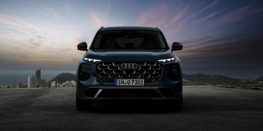 Nowe Audi Q7 z dieslem V6 i kosmicznymi światłami debiutuje na rynku. BMW i Mercedes mają poważny problem