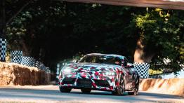Zamaskowana Toyota Supra w Goodwood