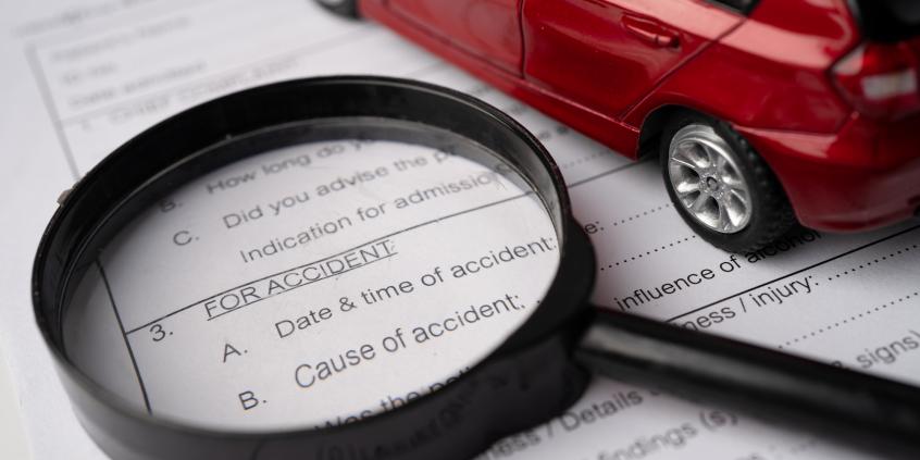 VIN decoding, CarFax czy AutoDNA? Sprawdzamy, który raport historii pojazdu jest wart Twoich pieniędzy w 2026 roku