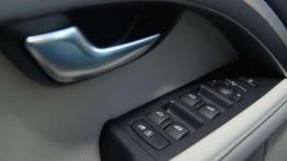 Volvo V70 2.0 D4 Drive-E - bezpieczny wybór