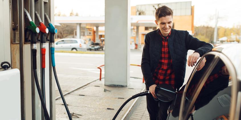 Benzyna i diesel tanieją. Rząd podał nowe ceny paliw na wtorek