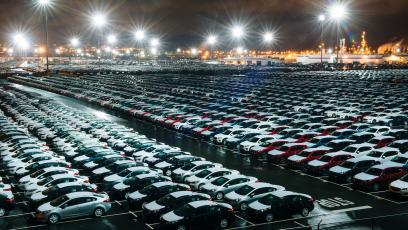 Mieli odebrać auta w Dubaju, poczekają miesiącami. Logistyczny koszmar marek premium po blokadzie Cieśniny Ormuz