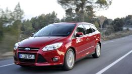 Ford Focus III 1.0 EcoBoost - widok z przodu