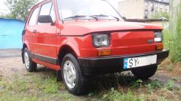 Fiat 126p  - przód - reflektory wyłączone