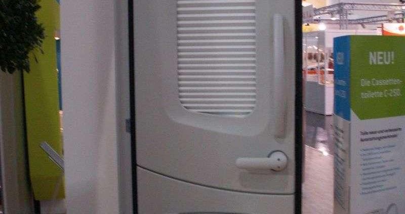 Rolety, żaluzje - ochrona prywatności