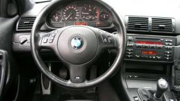 Masowa &quot;trójka&quot;