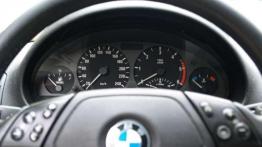 Masowa &quot;trójka&quot;