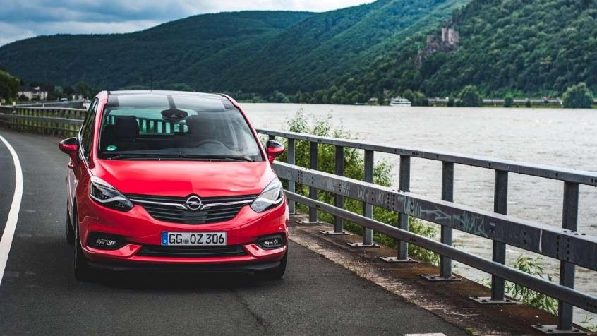 Opel Zafira C Tourer - silniki, dane, testy •