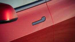 Elektrycznie wysuwane klamki będą zakazane w UE? Trwa czarna seria producentów