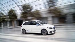 Odświeżony Mercedes-Benz Klasy B trafia do salonów