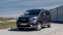 Opel Combo Life kontra Peugeot Rifter – starcie kombivanów!