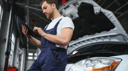 Dostęp do danych RMI 2026: Bitwa o cyfrową książkę serwisową. Co musi wiedzieć każdy kierowca?