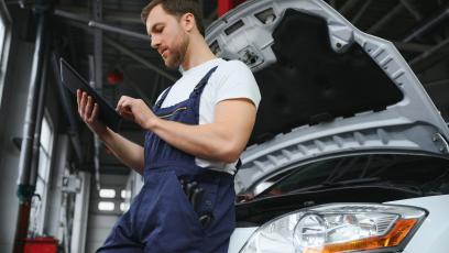 Dostęp do danych RMI 2026: Bitwa o cyfrową książkę serwisową. Co musi wiedzieć każdy kierowca?