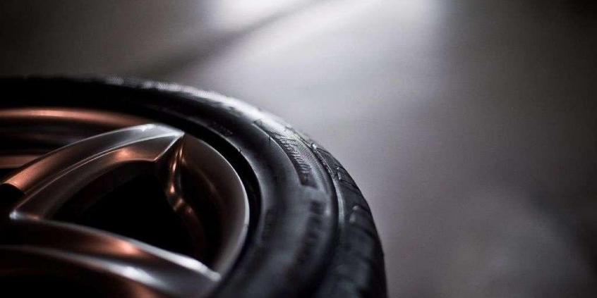 Bridgestone Adrenalin RE002 - opona dla miejskiego sportowca